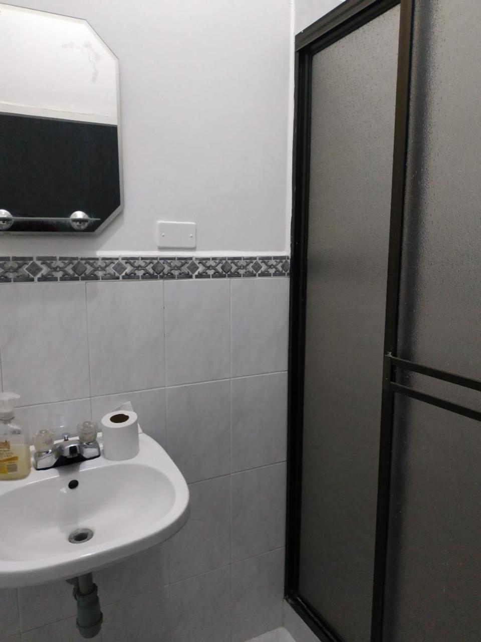 Los Andes Hostel Medellín Esterno foto