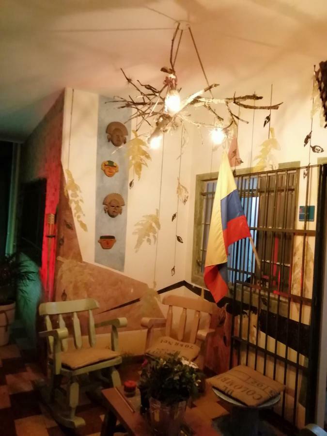 Los Andes Hostel Medellín Esterno foto