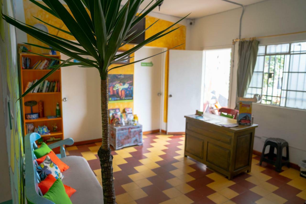 Los Andes Hostel Medellín Esterno foto