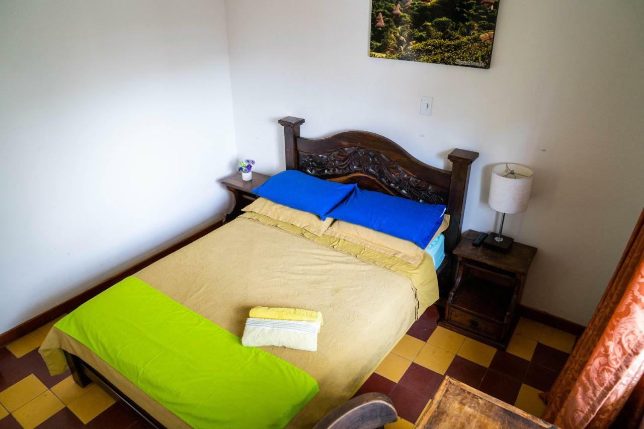 Los Andes Hostel Medellín Esterno foto